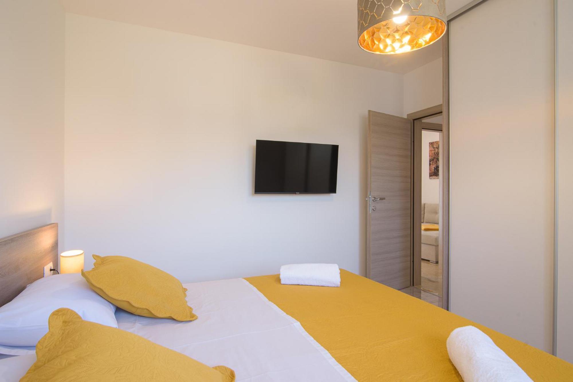 Villa Barbara & Zoran With Free Parking And Heated Swimming Pool Seget Vranjica Exterior photo
