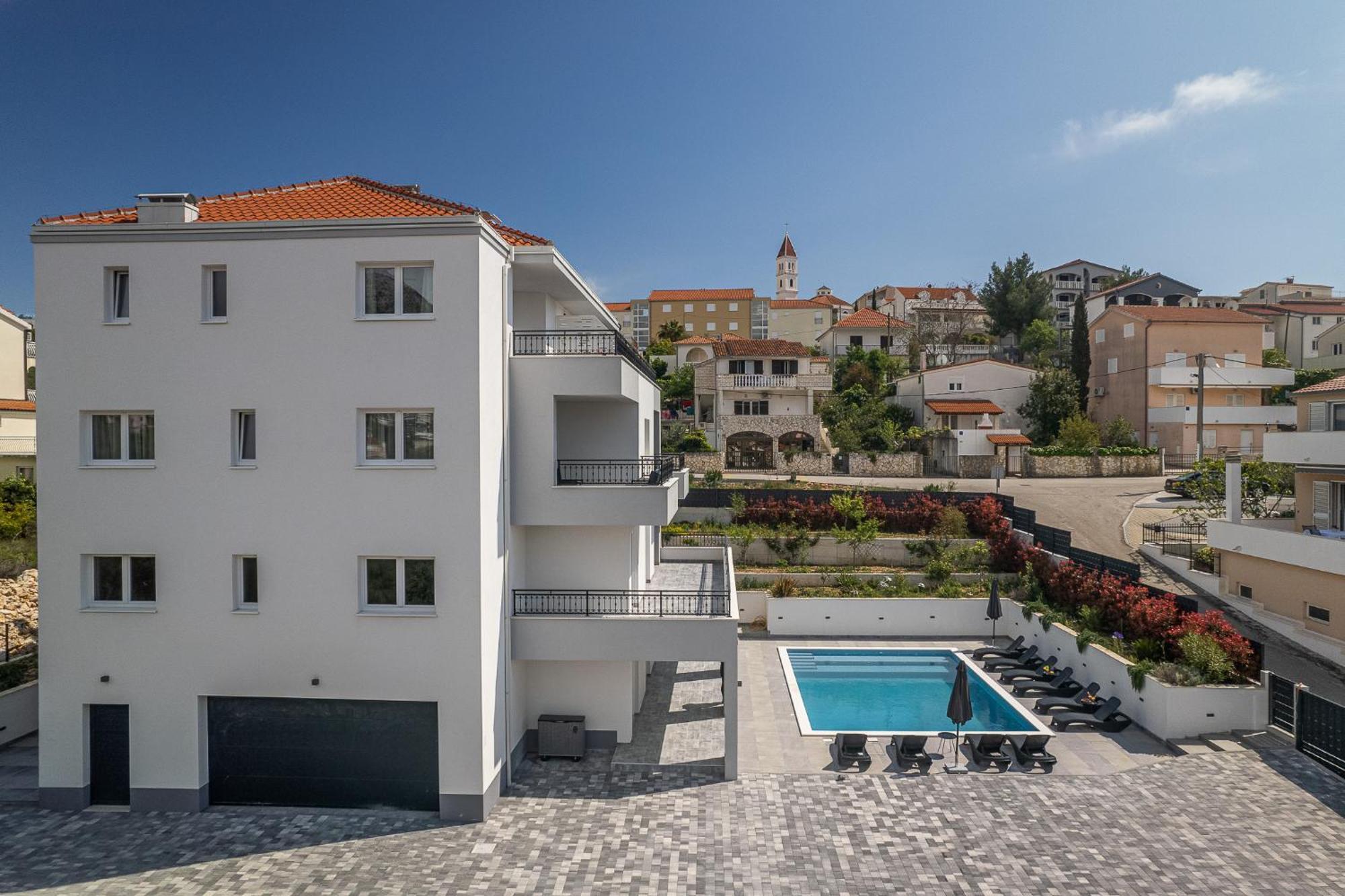 Villa Barbara & Zoran With Free Parking And Heated Swimming Pool Seget Vranjica Exterior photo