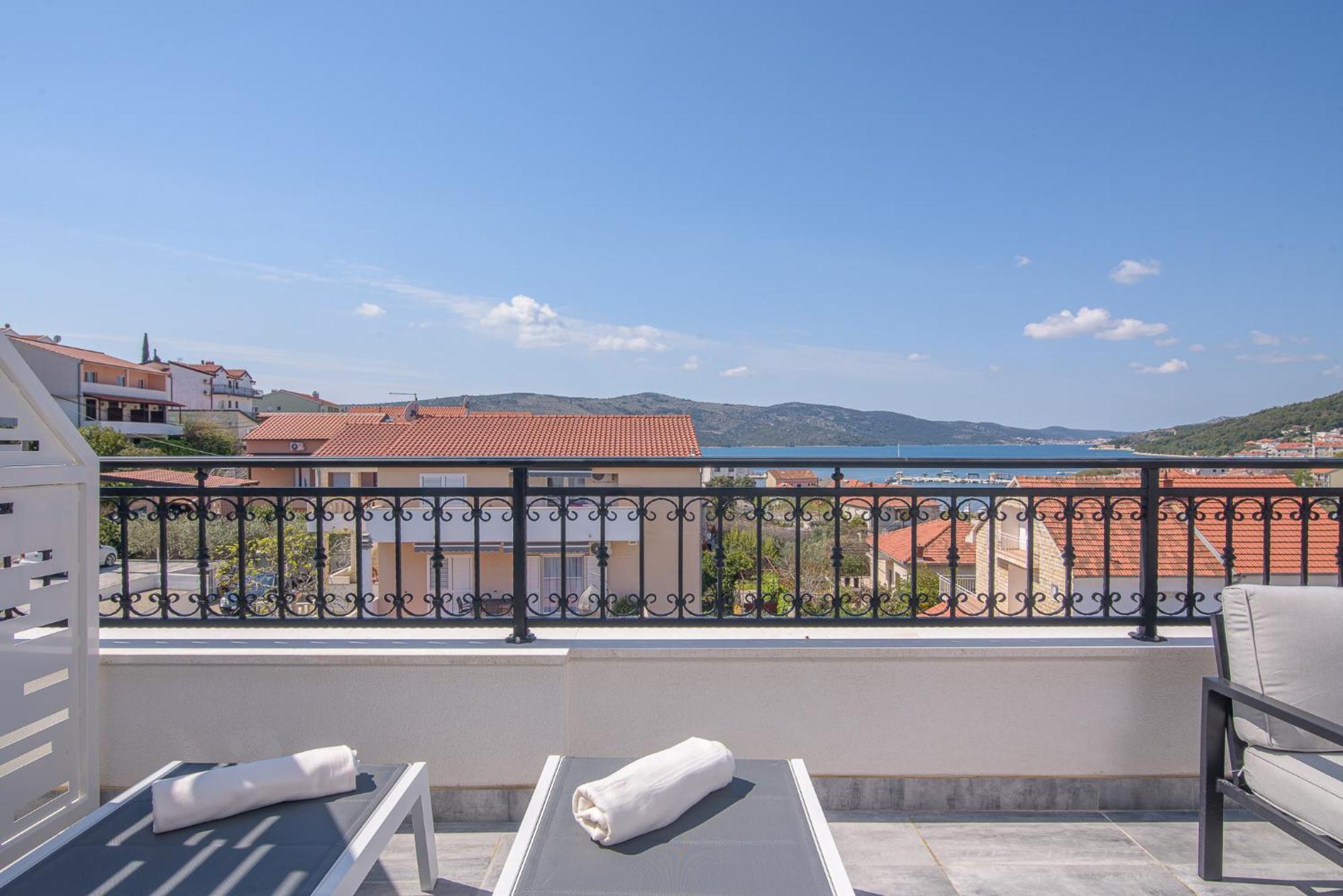 Villa Barbara & Zoran With Free Parking And Heated Swimming Pool Seget Vranjica Exterior photo