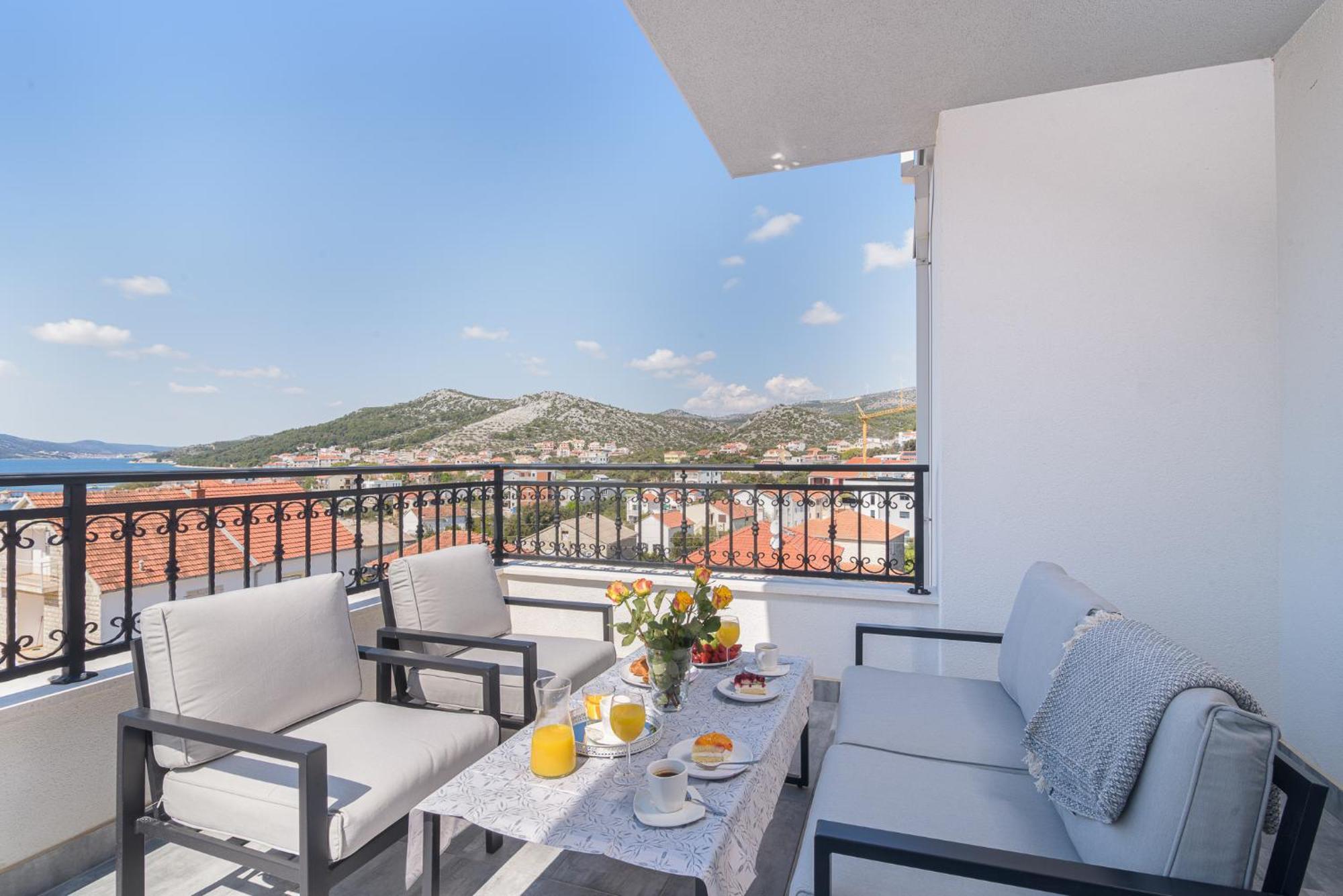 Villa Barbara & Zoran With Free Parking And Heated Swimming Pool Seget Vranjica Exterior photo