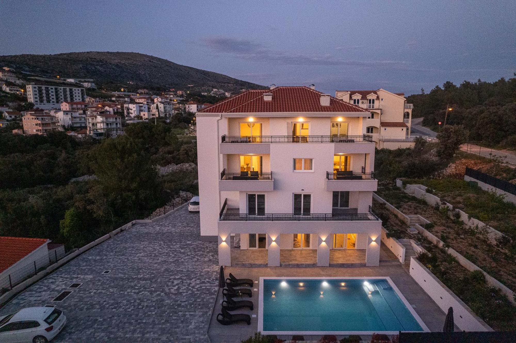 Villa Barbara & Zoran With Free Parking And Heated Swimming Pool Seget Vranjica Exterior photo