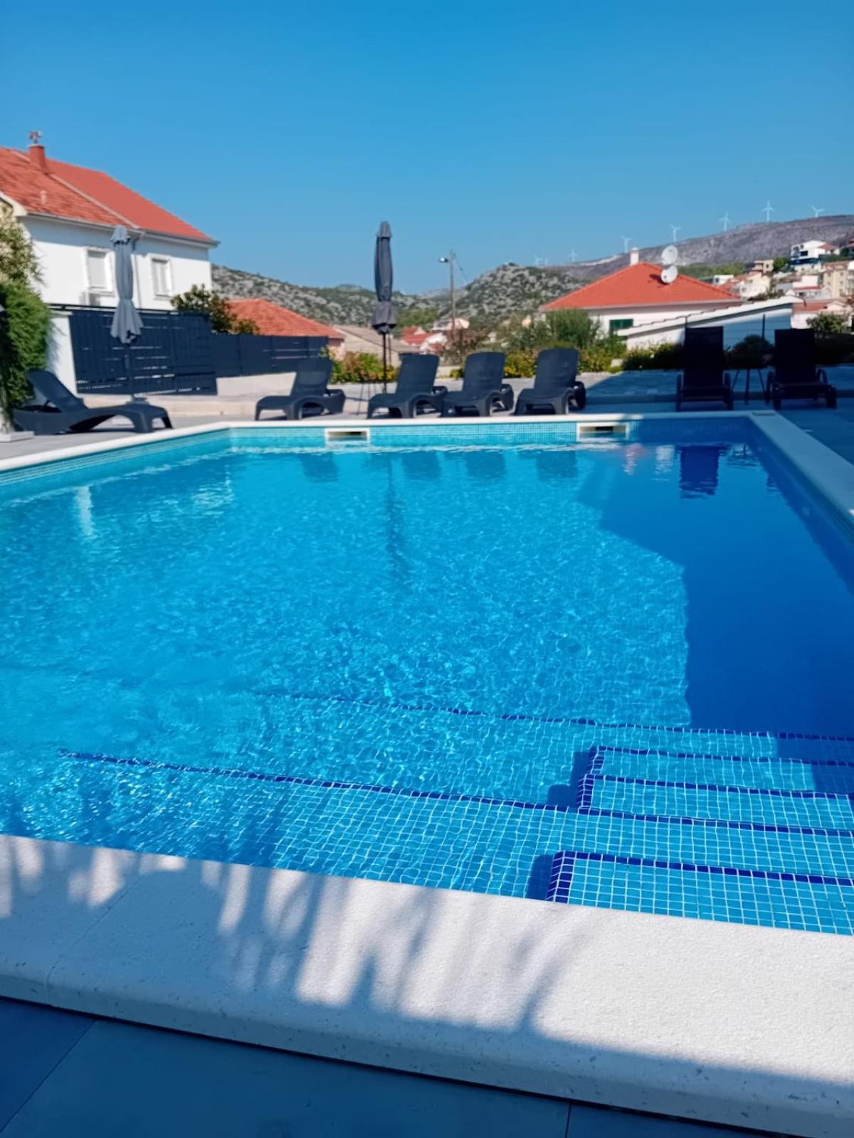 Villa Barbara & Zoran With Free Parking And Heated Swimming Pool Seget Vranjica Exterior photo